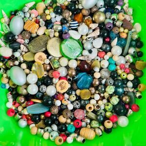 1 lb. BEAD SOUP Random Mix Loose Beads Glass Plastic Stone Wood 16 oz 450 g